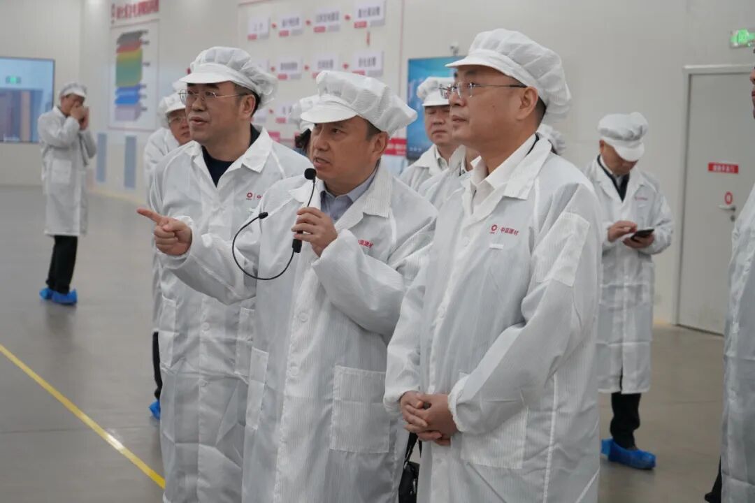 娄底市委常委、副市长蔡新亚率队调研株洲中建材 共探碲化镉发电玻璃产业合作新机遇